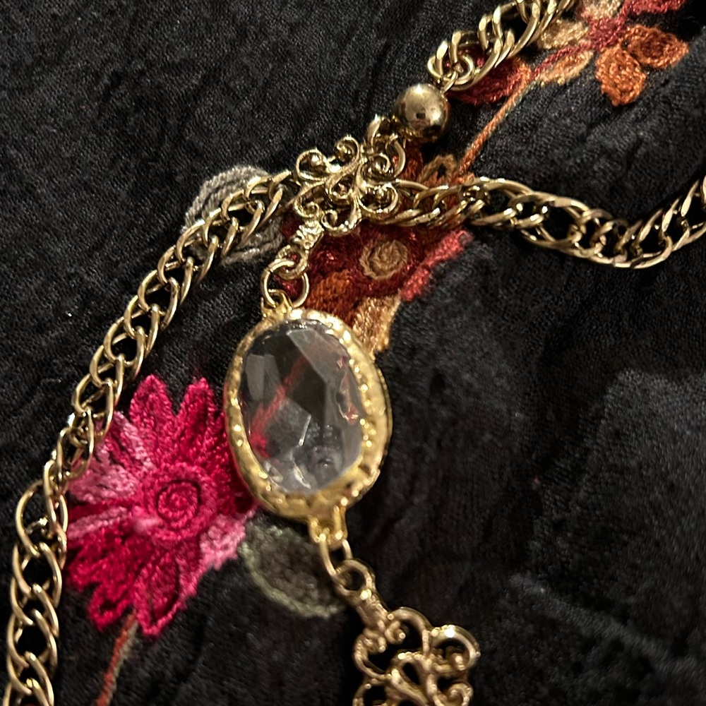 Vtg Heavy Gold Double Chain And Glass Bead Necklace. Unbranded. View 4